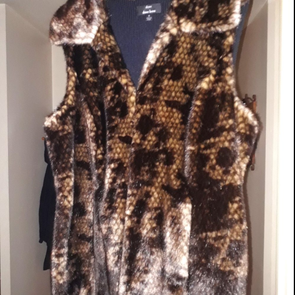 DENNIS BASSO Faux Fur Sweater Vest